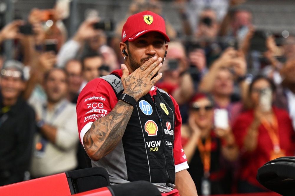Lewis Hamilton reflete sobre "semana difícil" após GP de Singapura