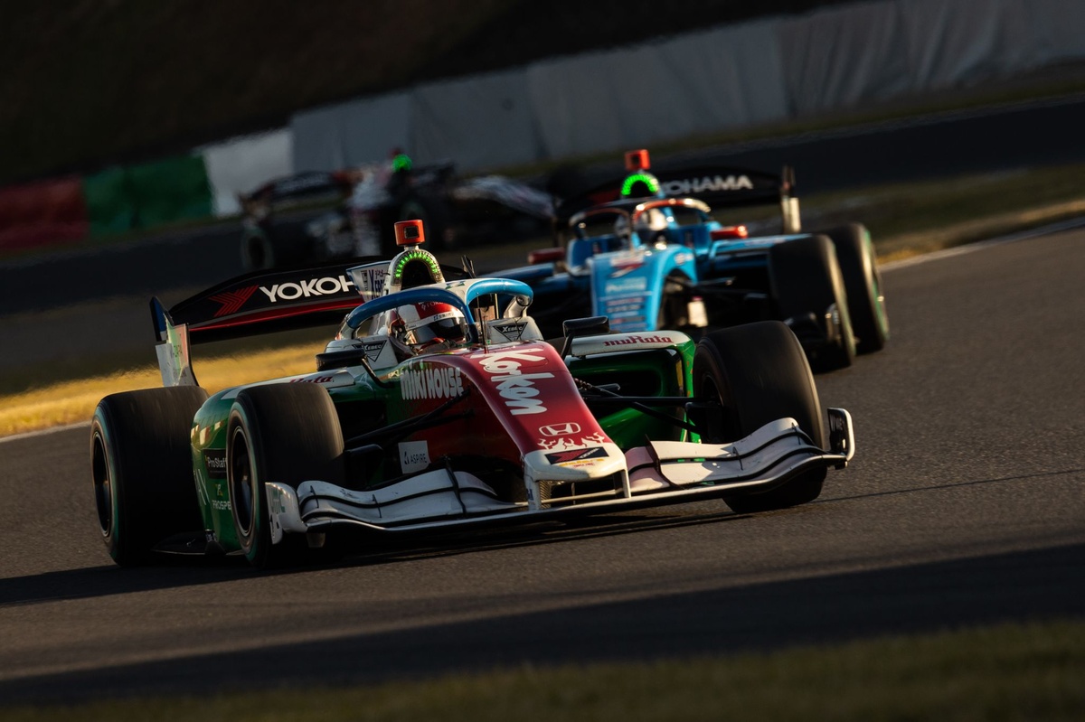 Jujuが見せた鈴鹿130Rでのオーバーテイク「可夢偉さんに勉強させて