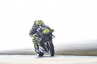 Rossi saca un dedo de la leva del freno para ganar estabilidad