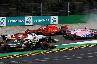 Hamilton dice que dejó "espacio suficiente" a Vettel