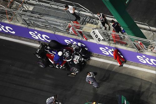 Enzo Fittipaldi result&oacute; con una fractura tras el accidente en Arabia