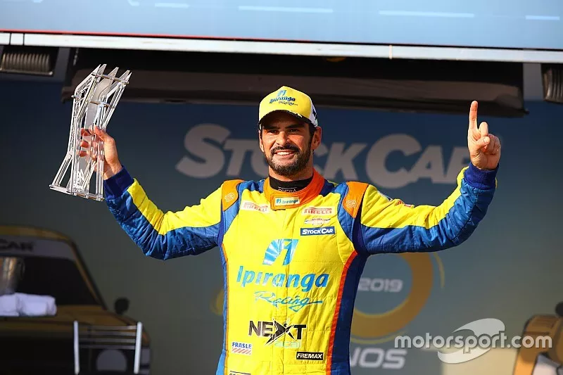 Thiago Camilo comemora pole position em Campo Grande