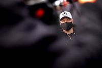 Mercedes przeprasza za żart o nietoperzu