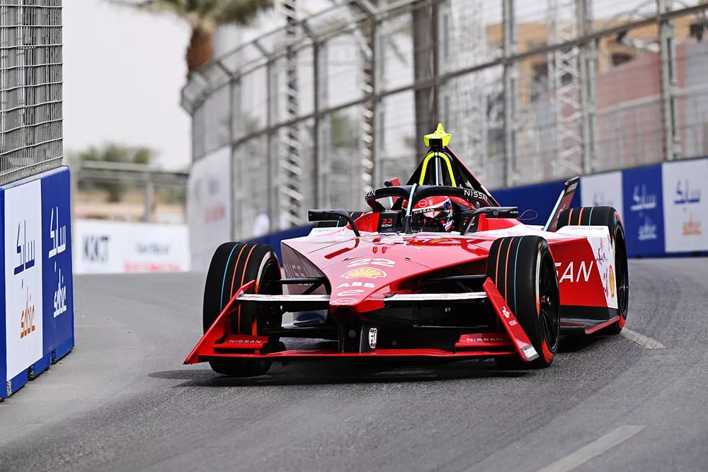 Oliver Rowland, Nissan Formula E Team, Nissan e-4ORCE 04