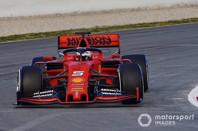 Vettel domineert eerste testdag van het jaar, vierde tijd Verstappen