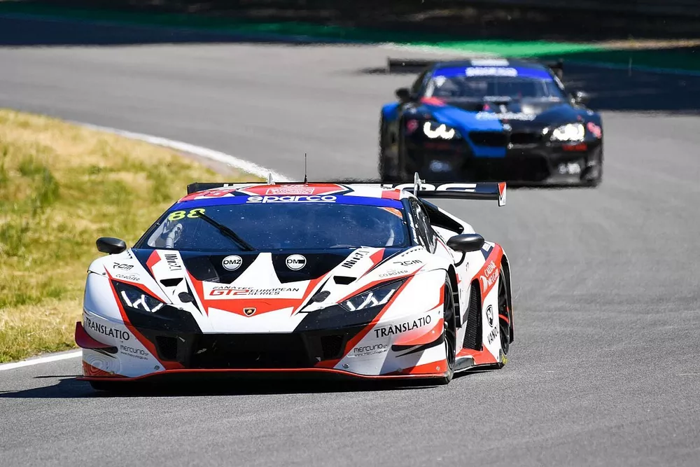 #88 LP Racing, Lamborghini Huracan GT3 Evo: Pietro Perolini, Angelo Negro, Lorenzo Veglia