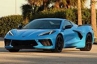 Sem importação oficial, Chevrolet Corvette emplaca mais que Camaro no Brasil