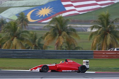 F4 organiser apologises for fuel blunder after bizarre race