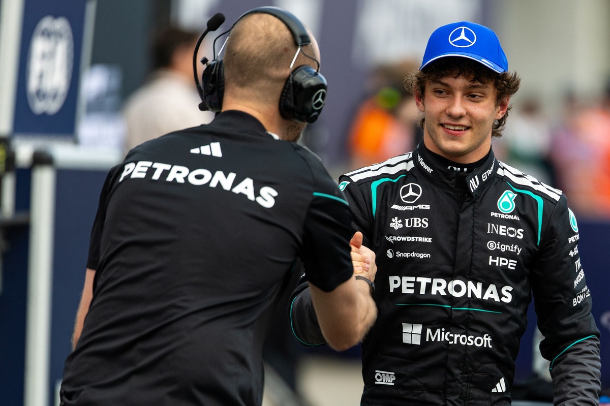 F1 | Antonelli ripaga il miracolo dei meccanici Mercedes con una reazione da prima fila