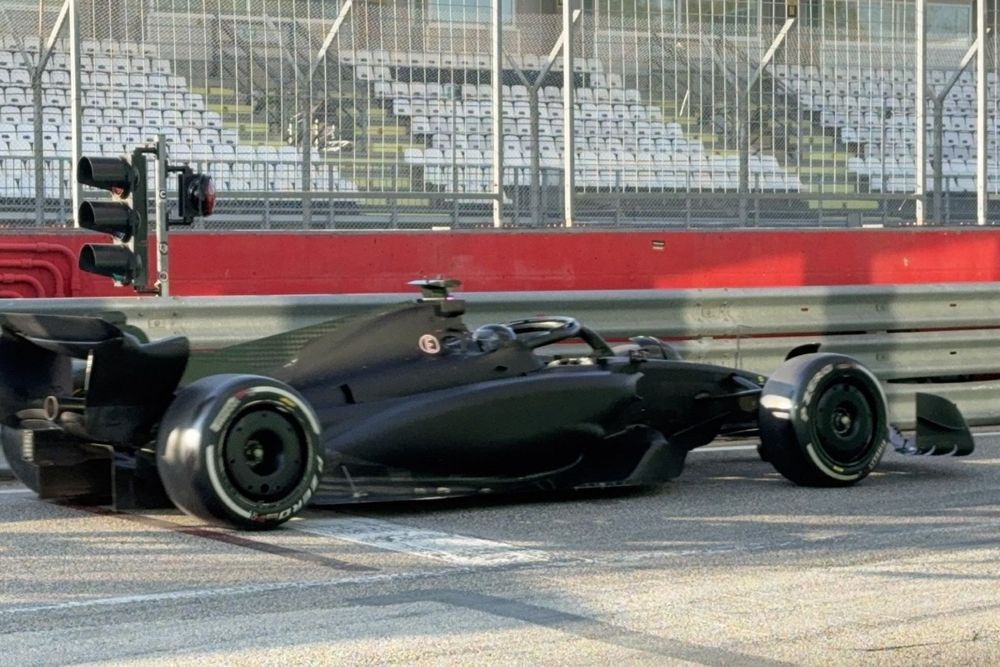 Pérez con la Ferrari SF-23 operada por Cadillac