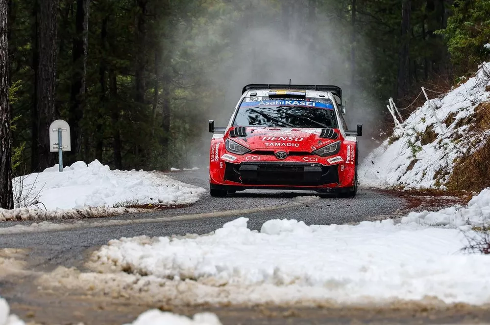 Oliver Solberg Elliott Edmondson, Toyota Gazoo Racing WRT Toyota GR Yaris Rally1