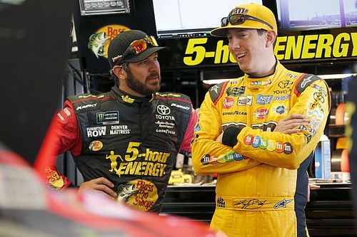 Kevin Harvick, Kyle Busch y Martin Truex Jr, sin rivales en la Copa