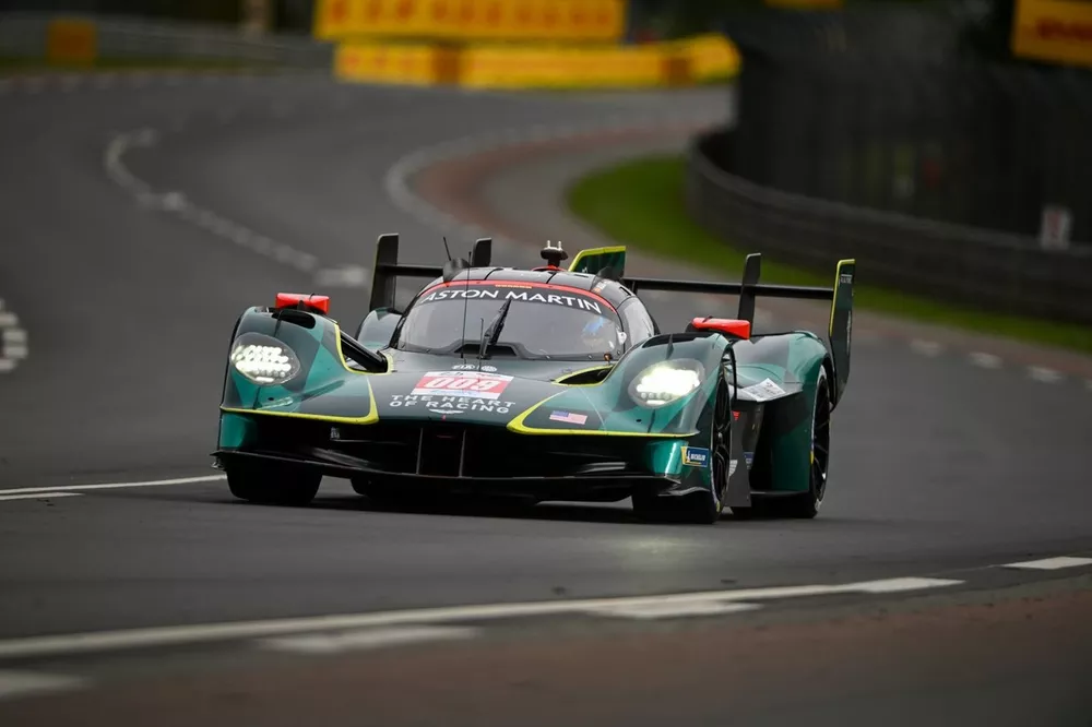 #009 Aston Martin Thor Team Aston Martin Valkyrie: Alex Riberas, Marco Sorensen, Roman De Angelis