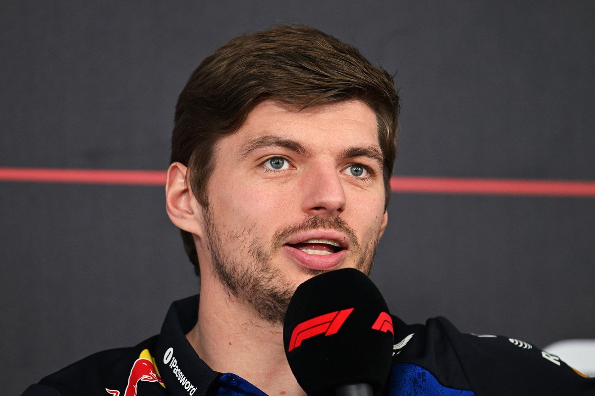 Verstappen’den FIA’ya açık çağrı: “Bataryayı kaldırın, Formula E’ye benzemeyelim”