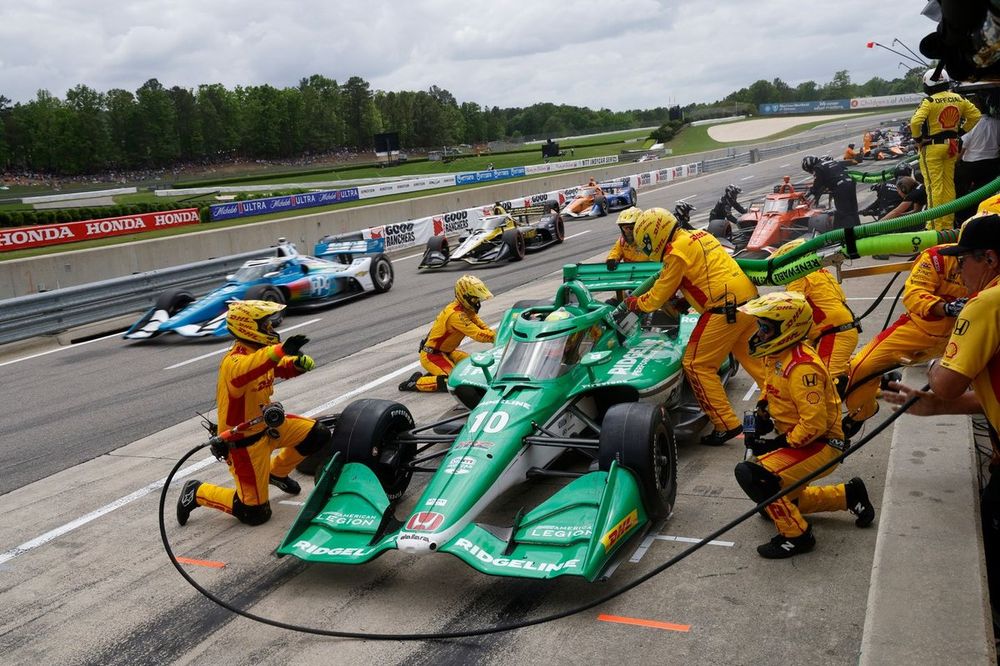 Alex Palou, Chip Ganassi Racing Honda pit stop