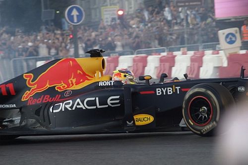 Checo P&eacute;rez y Red Bull arrasan en las calles de Madrid