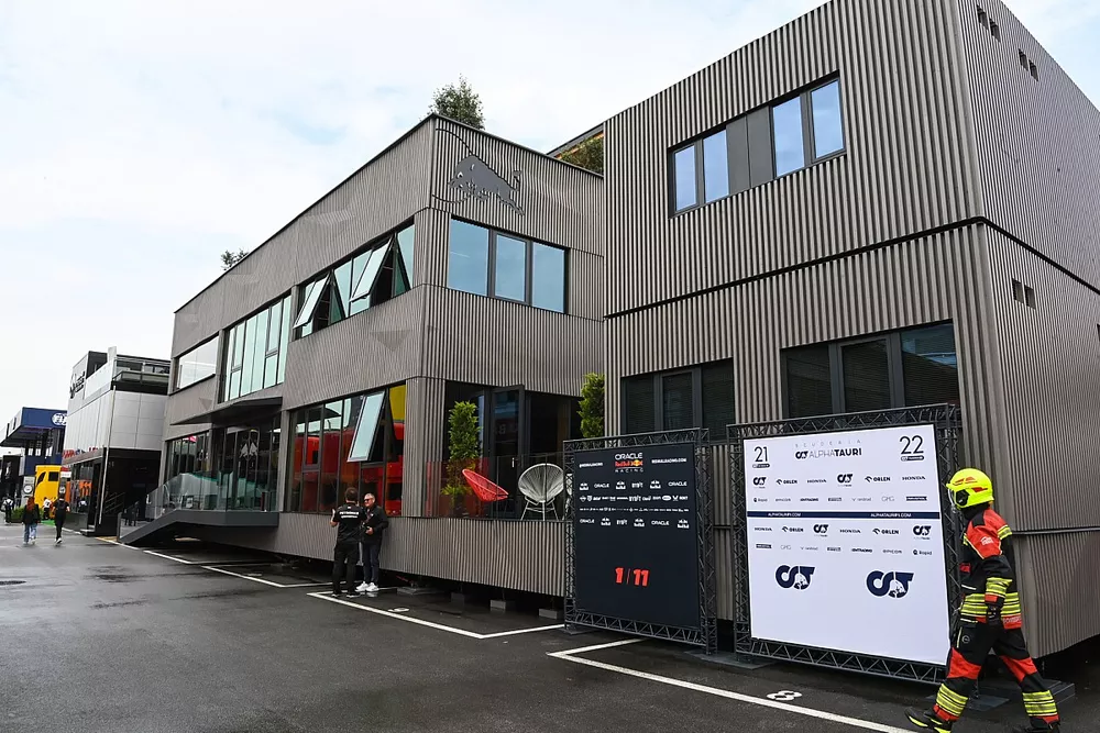 De Red Bull-motorhome