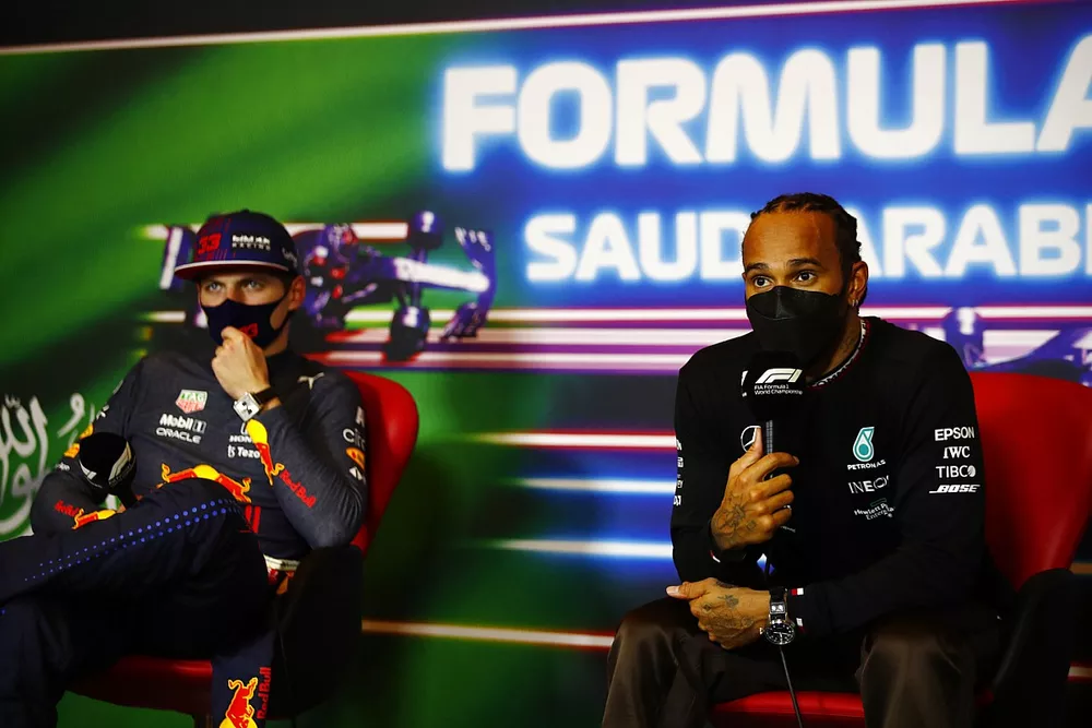 Max Verstappen, Red Bull Racing, 2nd position, and Lewis Hamilton, Mercedes, 1st position, in the press conference 