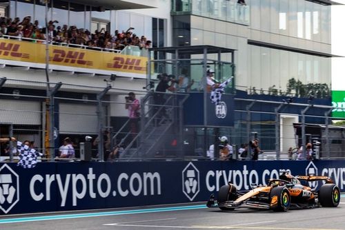 Por que F1 agita duas bandeiras quadriculadas para encerrar algumas corridas 