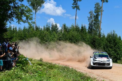 WRC Estonia: Solberg continúa su regreso soñado y cierra el viernes como líder