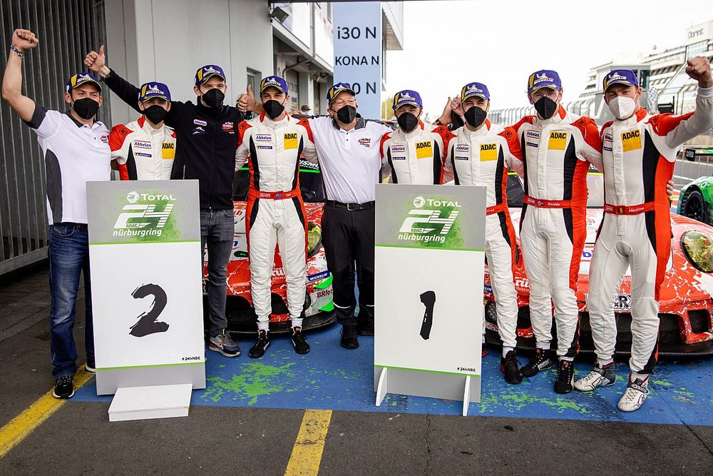 #30 Frikadelli Racing Team Porsche 911 GT3 R: Mathieu Jaminet, Nick Tandy, Earl Bamber, Matt Campell, #31 Frikadelli Racing Team Porsche 911 GT3 R: Patrick Pilet, Frederic Makowiecki, Maxime Martin, Dennis Olsen with Klaus Abbelen, Team principal Frikadelli Racing