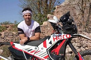 Caimi w zespole Hero