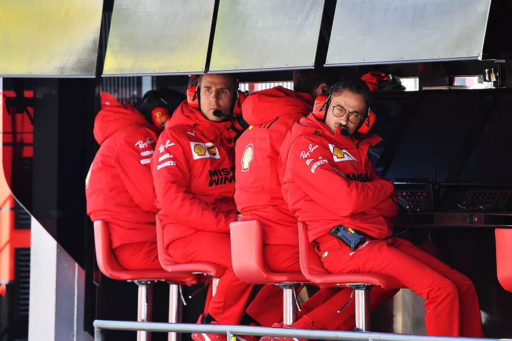 Laurent Mekies, directeur sportif de Ferrari, sur le muret des stands