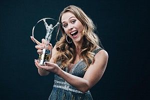 Sophia Floersch comparte gloria con Hamilton y Messi en los Laureus