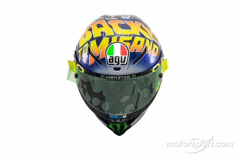 In beeld: Rossi presenteert Back to Misano-helm