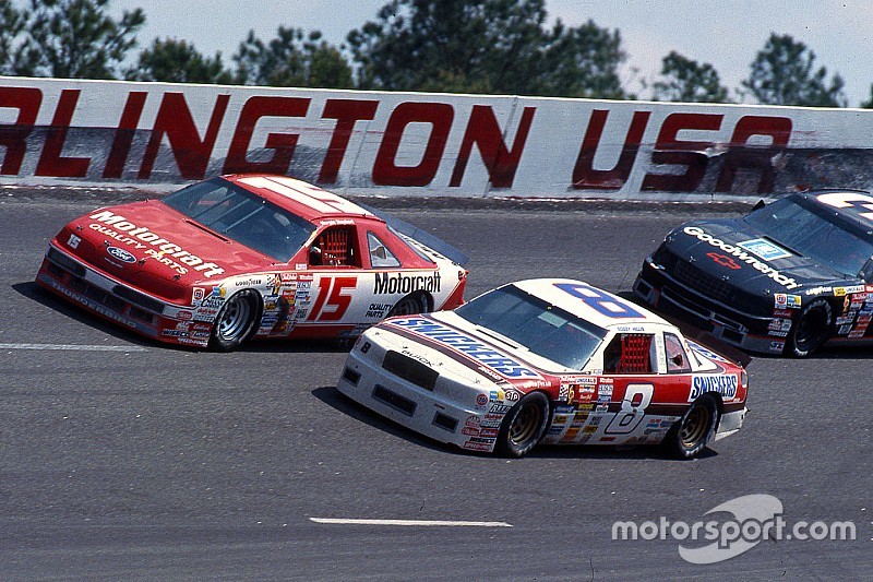 Darlington's 2019 NASCAR Throwback Weekend to honor 1990-1994