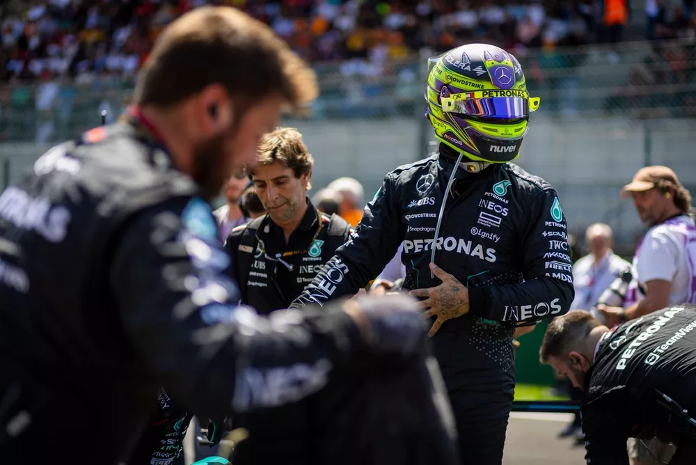 Lewis Hamilton, Mercedes-AMG F1 Team, sur la grille