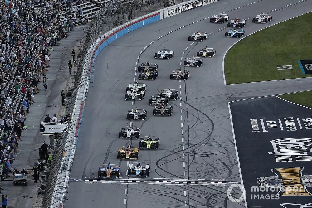 Scott Dixon, Chip Ganassi Racing Honda, Takuma Sato, Rahal Letterman Lanigan Racing Honda, start