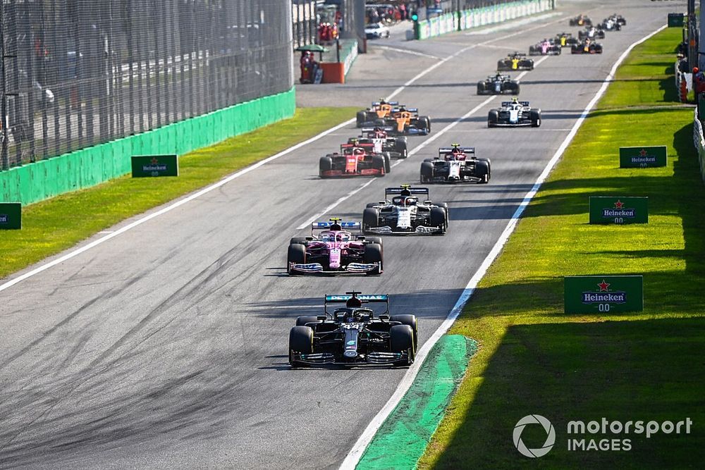 Lewis Hamilton, Mercedes F1 W11, Lance Stroll, Racing Point RP20, Pierre Gasly, AlphaTauri AT01, Antonio Giovinazzi, Alfa Romeo Racing C39, Charles Leclerc, Ferrari SF1000, and the rest of the field