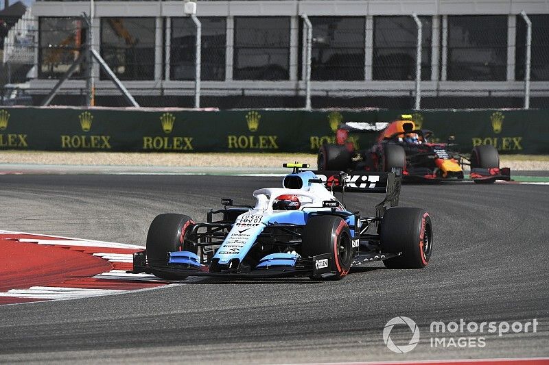 Robert Kubica, Williams FW42, leads Alexander Albon, Red Bull RB15