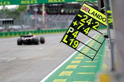 Pitboards: la herramienta más básica que la Fórmula 1 se niega a abandonar