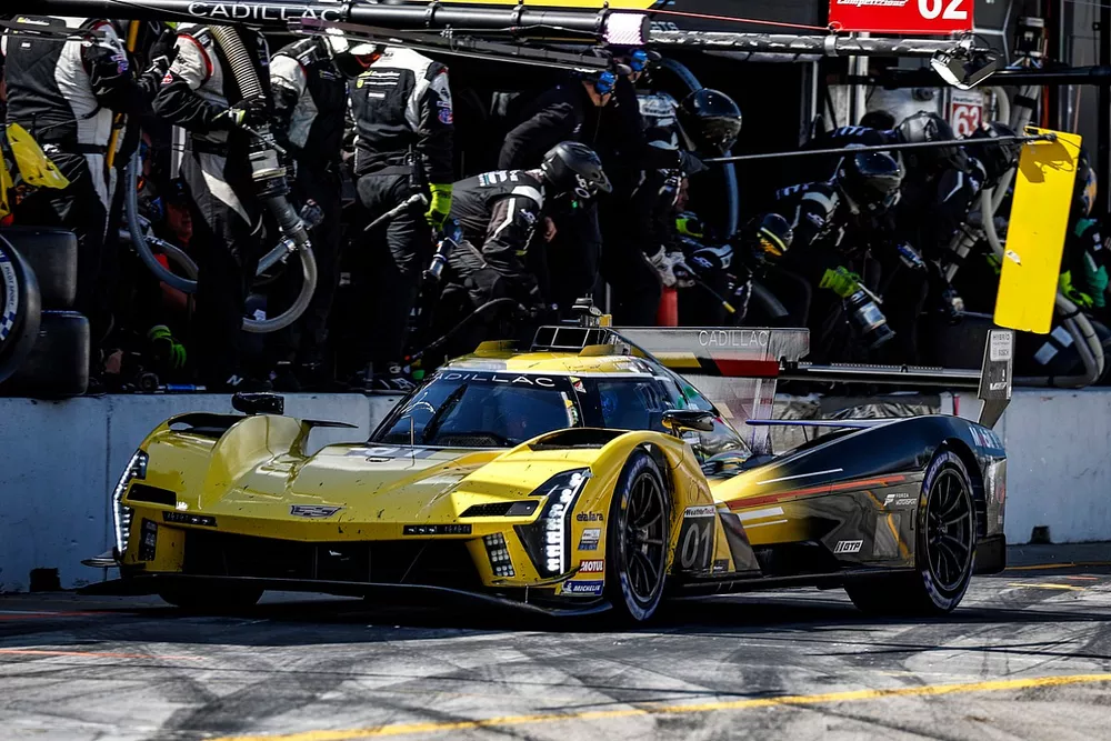 #01 Cadillac Chip Ganassi Racing Cadillac V-LMDh: Sebastien Bourdais, Renger van der Zande, Scott Dixon