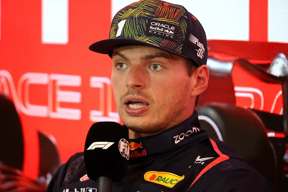 Ganador de la pole, Max Verstappen, Red Bull Racing, en la rueda de prensa posterior a la clasificaci&oacute;n.