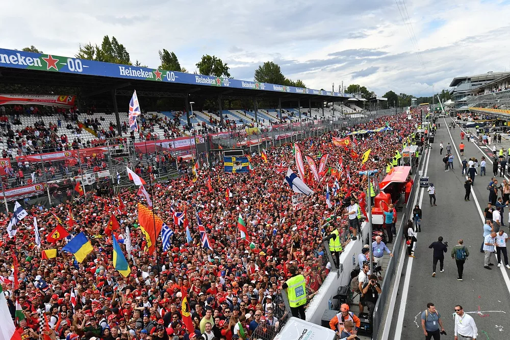 Tifosi a Monza