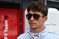 Troca de Kimi por Leclerc na Ferrari volta a ganhar força