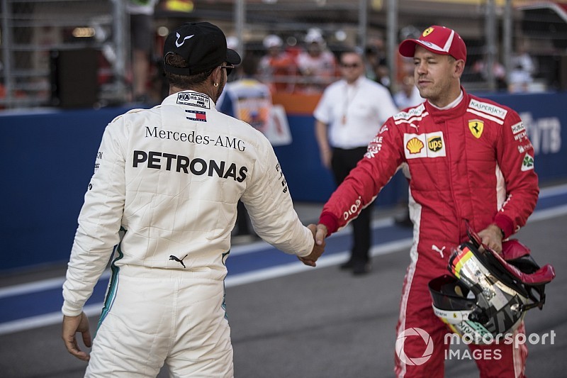 Hamilton: Vettel, Mercedes dominasyonunun
