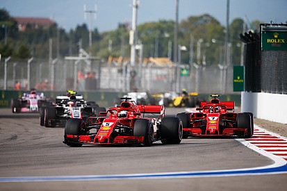 Leclerc, amiatt érkezik, mert a Ferrari csalódott volna Vettelben?
