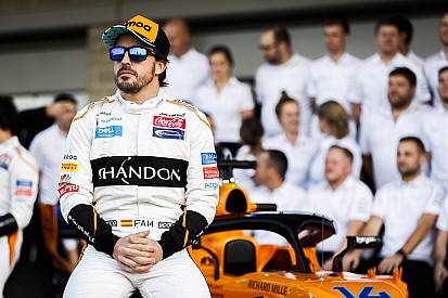Alonso ve Johnson, araç değişimini Bahreyn'de yapacaklar