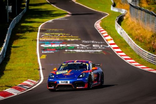 Max Verstappen completes NLS debut