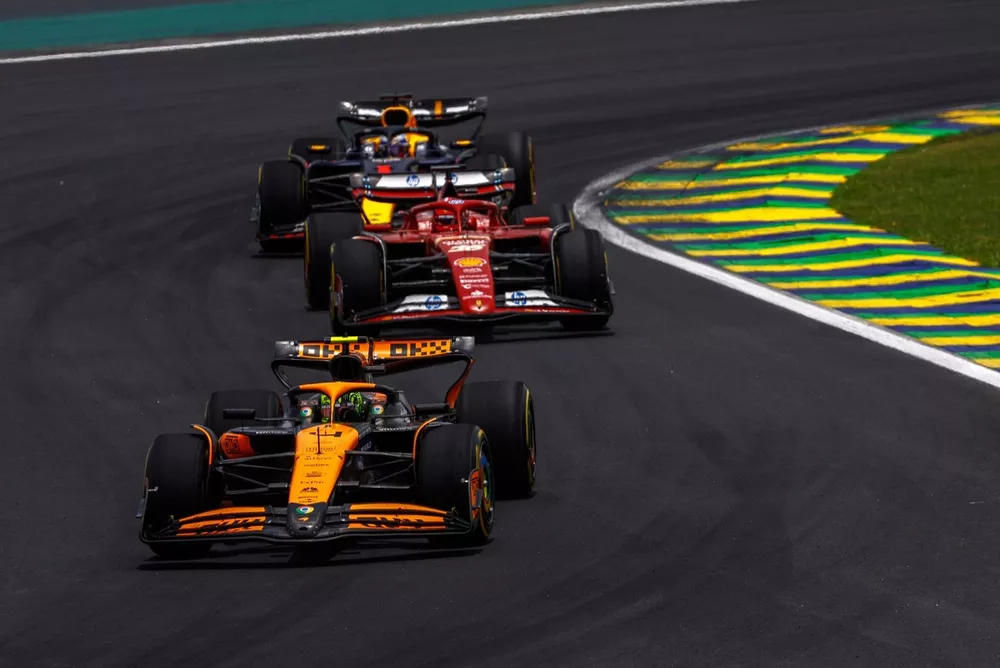 Lando Norris, McLaren MCL38, Charles Leclerc, Ferrari SF-24, Max Verstappen, Red Bull Racing RB20