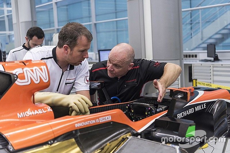 Ensamble del coche de McLaren