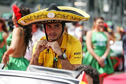 Red Bull, Ricciardo'nun başka takıma gitmesi halinde Sainz'la yarışacak