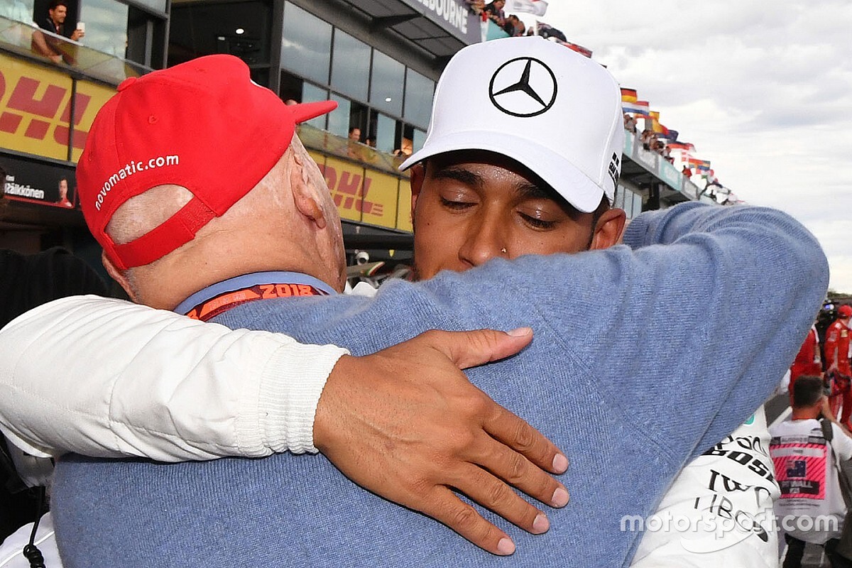 Hamilton: “Lauda één van grootste vechters die ik ken”