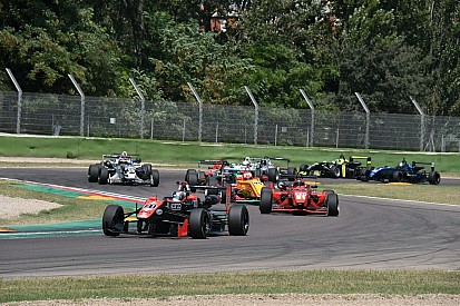 F2000 Italian Trophy: Bracalente trionfa in Gara 2 a Imola e conquista il titolo
