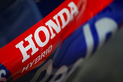 Honda и Mercedes станут титульными спонсорами Гран При