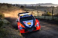 Tanak wygrywa, awans Evansa